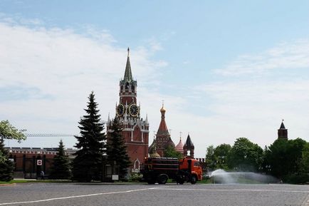 Московський кремль Тайницкая сад і новий парк в травні