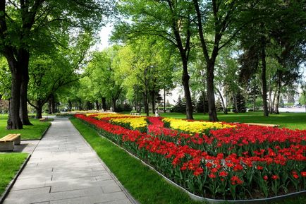 Kremlin Kremlin Tainitsky Garden și noul parc din mai