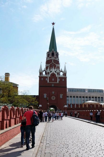 Московський кремль Тайницкая сад і новий парк в травні