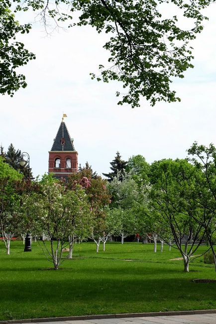 Kremlin Kremlin Tainitsky Garden și noul parc din mai