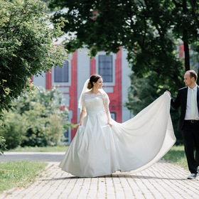 Muzicianul harpist la nunta lui Elena tavusheva