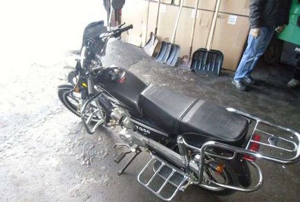 Deflectoarele de vânt pe un alfa de moped cu mâinile lor - cum să faci un junglă pe un pahar de motocicletă pe un moped