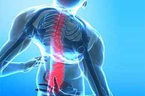 Чому виникають болі в грудині посередині і віддають в спину
