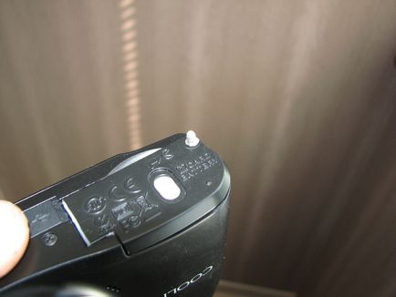 Ремонт кришки акумуляторної батареї фотоапарата nikon coolpix l22