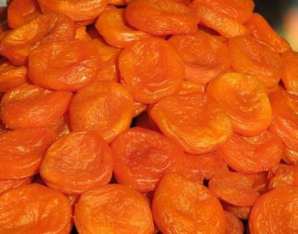 Рецепта за сладко от кайсии, неговите полезни свойства и видео съвети как да си изберете сушени плодове