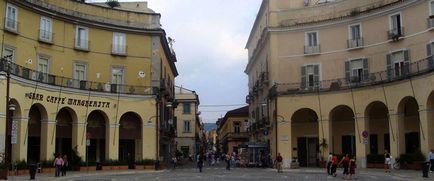 Luxus Caserta hogyan juthatunk el oda, hogy mit lehet látni, ahol maradni