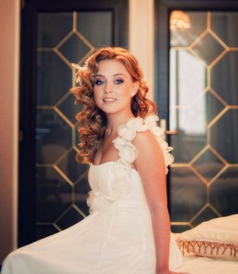 Найпростіші весільні зачіски, ціни і фото в москві