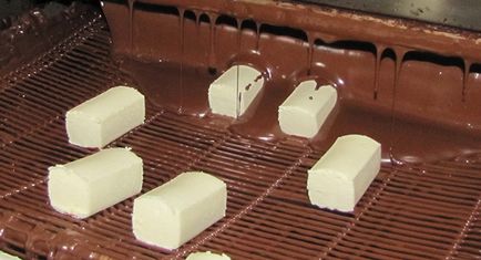 Folosirea brânzeturilor, compoziția, rădăcini de coacere glazurate, modul de alegere a brânzeturilor de calitate,