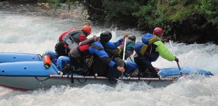 Rafting - catamaran, tipuri, caracteristici ale unui catamaran pentru un aliaj