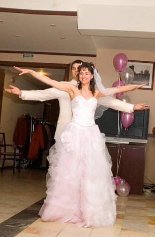 Dans de nunta, vals de nunta intr-un vesel, sviblovo, medvedkovo, pe babushkinskaya, in gramada, Mytischi