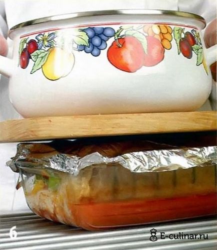Свиняча корейка тушкована з цибулею і овочами рецет з фото