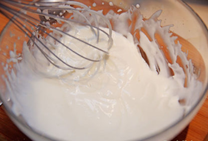 Торт медовик бісквітний - прості рецепти з фото крок за кроком