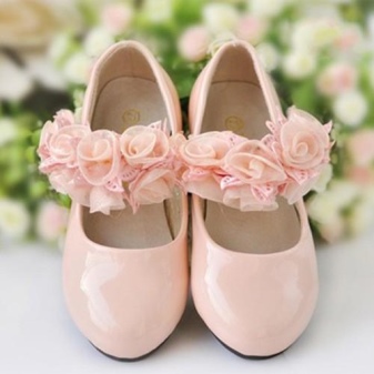 Pantofi cu flori (42 de fotografii) cu ce sa poarte modele de sex feminin cu imprimare florala