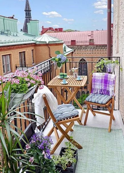 Mese confortabile pe balcon, lux și confort