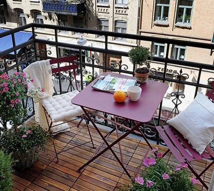 Mese confortabile pe balcon, lux și confort