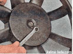 A hűtőventillátor (eltávolítás, javítás, csere) Lada Kalina