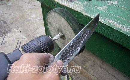 Yakut cuțit de la dosar, toate cu mâinile lor