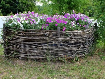 Garduri pentru paturi de flori si paturi de flori - fotografii ale unui gard decorativ