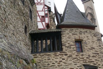 Castelul Eltz este un frumos castel al Europei