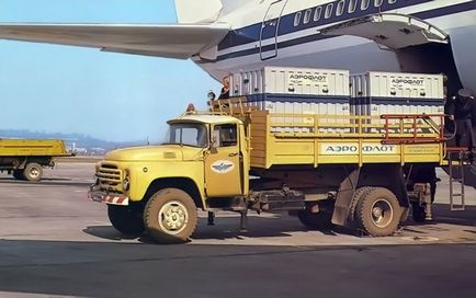 Zil-130 își amintește viața camionului legendar, ciopârțul de câine