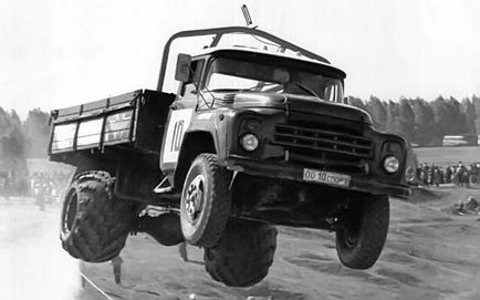Zil-130 felidézni a karrier legendás teherautó, kutya Schrödinger