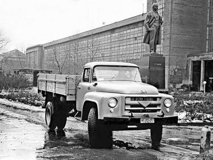 Zil-130 felidézni a karrier legendás teherautó, kutya Schrödinger