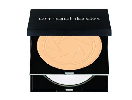 Pe 15 februarie, un nou filtru compact de pulbere de la smashbox