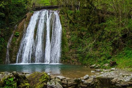 33 Cascade în districtul Lazarevsky din Sochi, limita naturală dzhegosh