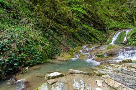 33 Cascade în districtul Lazarevsky din Sochi, limita naturală dzhegosh