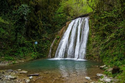 33 Cascade în districtul Lazarevsky din Sochi, limita naturală dzhegosh