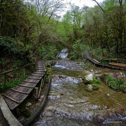 33 Cascade în districtul Lazarevsky din Sochi, limita naturală dzhegosh