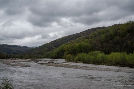 33 Cascade în districtul Lazarevsky din Sochi, limita naturală dzhegosh