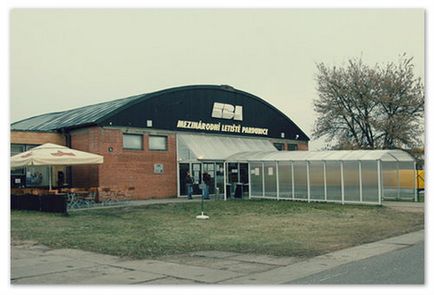 Aeroportul Pardubice cum să ajungi la Praga