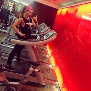 Anna Sedokova a decis să piardă în greutate - ziua femeii