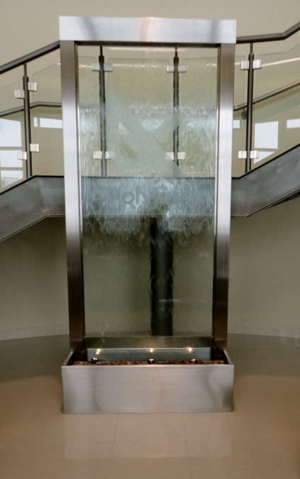 Аква изкуства - монтиран на стена водопад стъкло