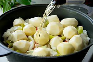 Arma hashlama din miel cu cartofi, retete culinare simple cu fotografii