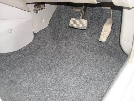 Avtokovrolin adott anyag autó szőnyeg, gumi alapú, fotó, videó