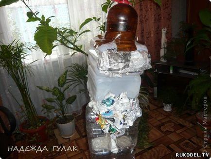Баба Яга з монтажної піни, садові фігури своїми руками