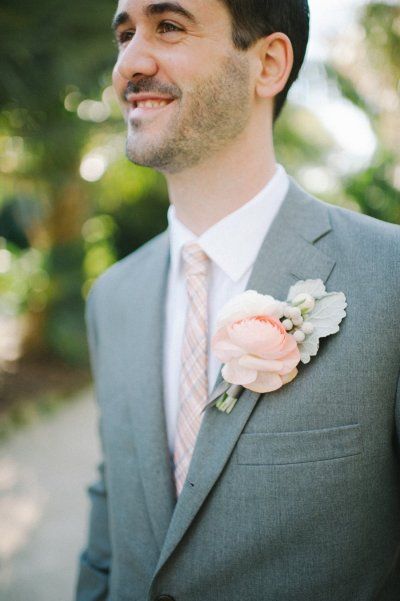 Gomblyuk a pionok (gomblyuk a pionok) Boutonniere a pionokról