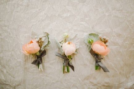 Gomblyuk a pionok (pion) Boutonniere a pionokról
