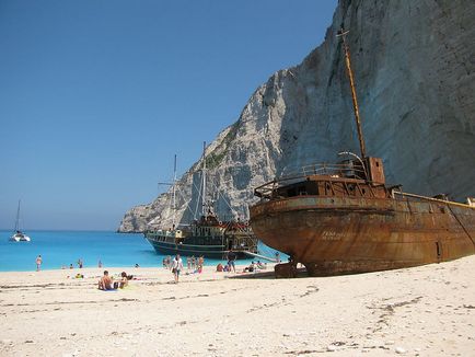 Navajo Cove (Navagio strand), Zakynthos sziget, Görögország - útikalauz - a világ gyönyörű! (Beach) Navajo Cove (Navagio strand), Zakynthos sziget, Görögország - útikalauz - a világ gyönyörű!