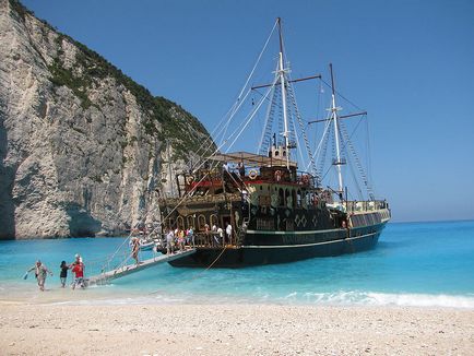 Бухта Навайа (navagio beach), острів Закінф, Греція - туристичний портал - світ гарний!