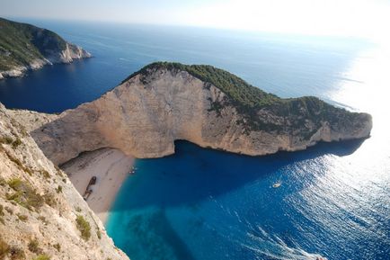 Бухта Навайа (navagio beach), острів Закінф, Греція - туристичний портал - світ гарний!