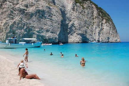 Бухта Навайа (navagio beach), острів Закінф, Греція - туристичний портал - світ гарний!