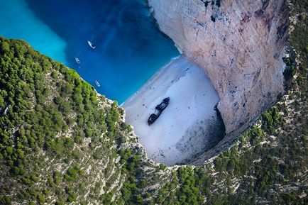 Golful Navajo (plaja navagio), insula Zakynthos, Grecia - portal de călătorie - lumea este frumoasă!