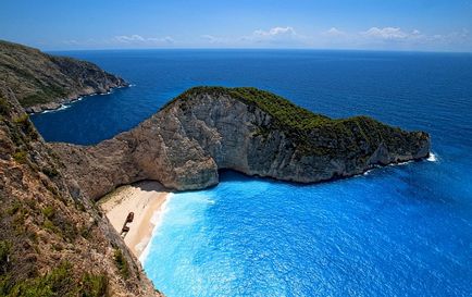 Бухта Навайа (navagio beach), острів Закінф, Греція - туристичний портал - світ гарний!