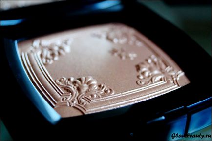 Chanel mouche de beaute illuminating powder