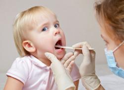 Mai degrabă pentru a trata stomatita la copii în gură