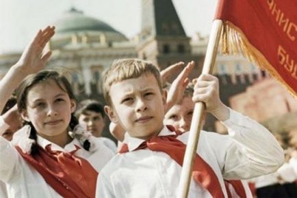 Mit úttörője a Szovjetunió bekerült a komszomol, és akik a októbristák, történelem, szabadidő