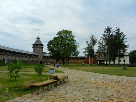 Цитадель, фортеця, музей археології та інші пам'ятки Батурина, куди поїхати на відпочинок